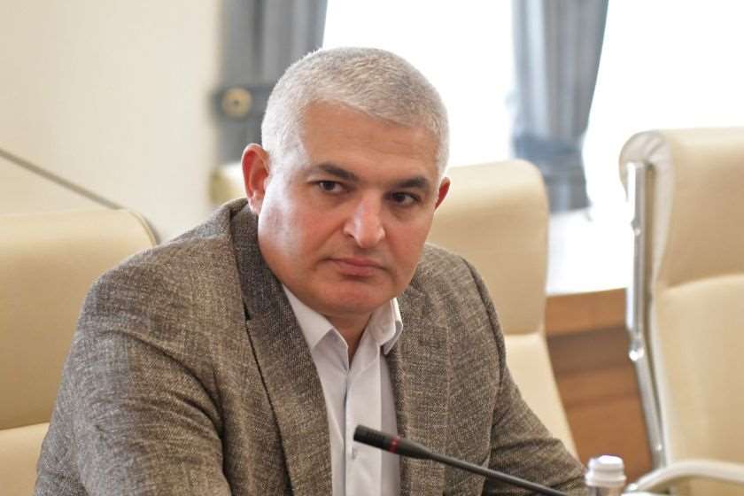 გიორგი სოსიაშვილი: გადახედეთ ბატონი ბიძინა ივანიშვილის და მისი ოჯახის წევრების მიერ გაკეთებულ საქველმოქმედო პროექტებს და მიხვდებით, რომ ეს არის დაგეგმილი ცილისმწამებლური კამპანია, რომ ჩირქი მოსცხონ ამ ყველაფერს