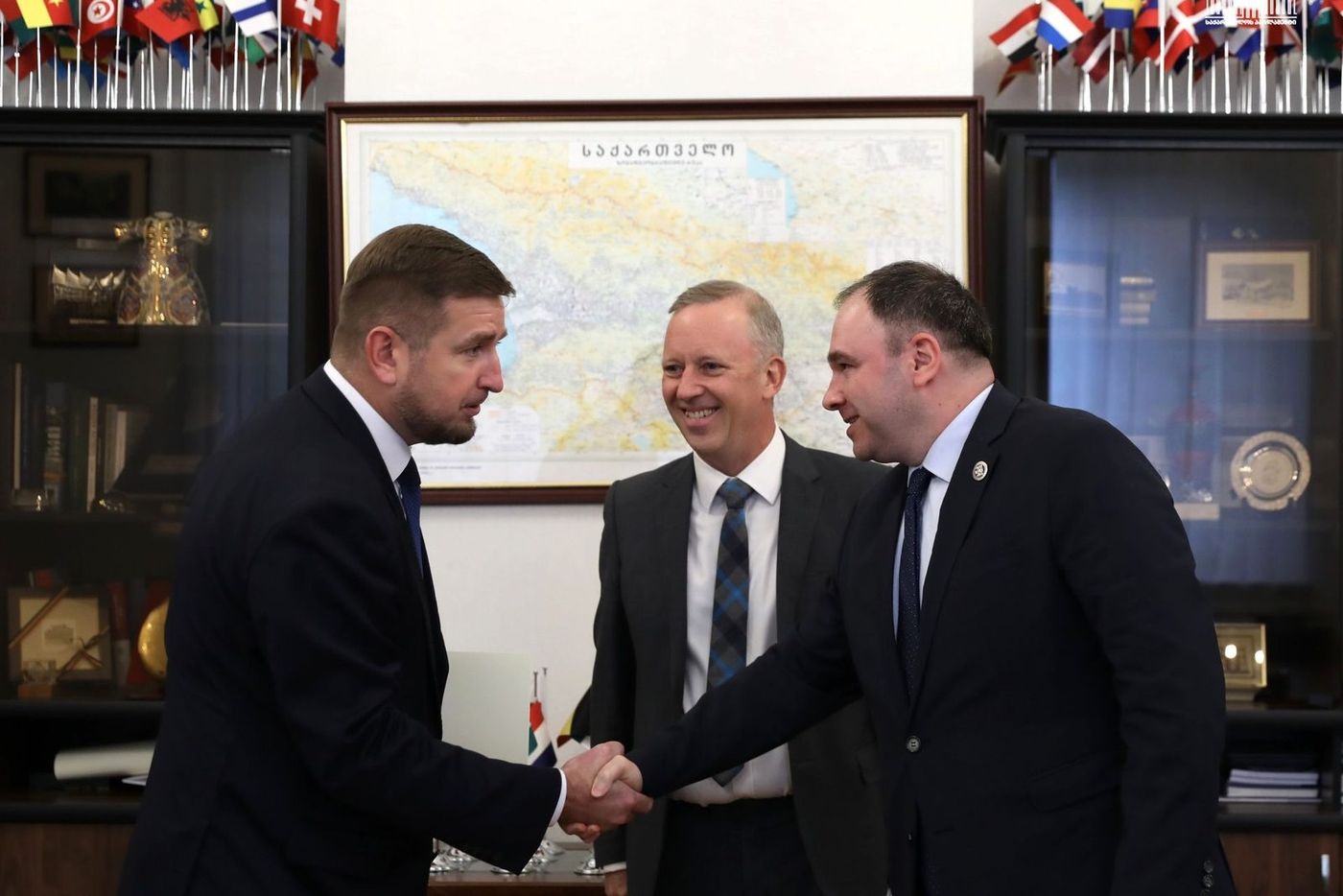 ნიკოლოზ სამხარაძე დიდი ბრიტანეთის ელჩს და უკრაინის საქმეთა დროებით რწმუნებულს შეხვდა