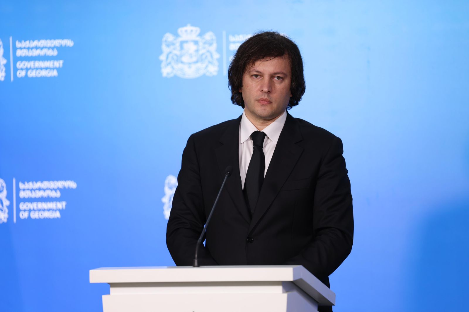 ირაკლი კობახიძე: დავით ქაცარავა ის ადამიანია, რომელიცეფესბესაგენტს თამაშობდა რუსულ სერიალში 2008 წლის ომის შემდეგ და ახლა ის ბექაურს უწუნებს პატრიოტიზმს და ა.შ. ეს არის თავხედობა
