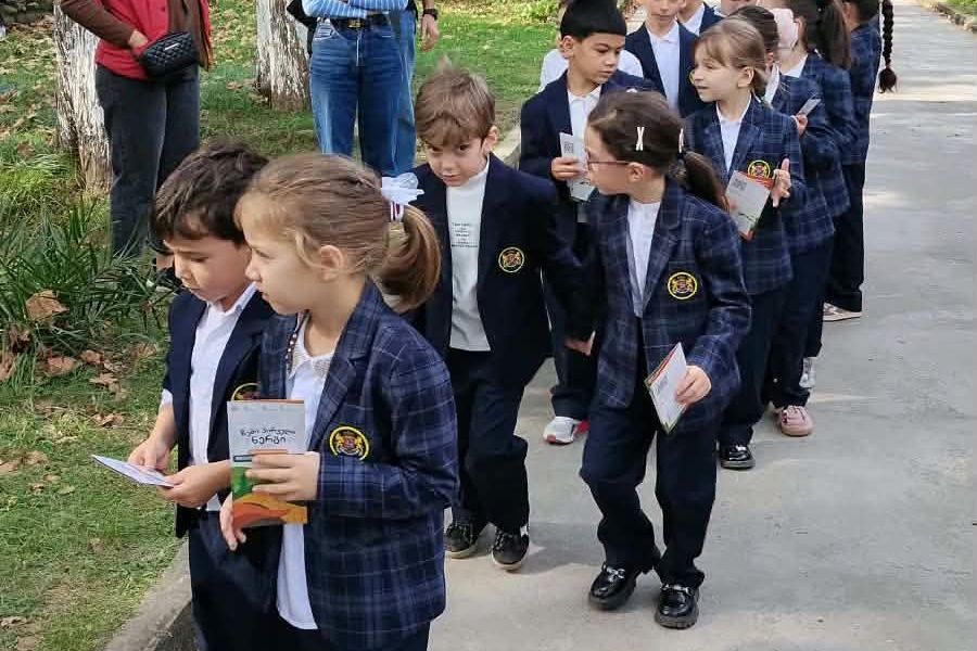 „ჩემი პირველი ნერგის“ პროგრამის მეექვსე დღეს პირველკლასელებმა 1 500-ზე მეტი ნერგი დარგეს