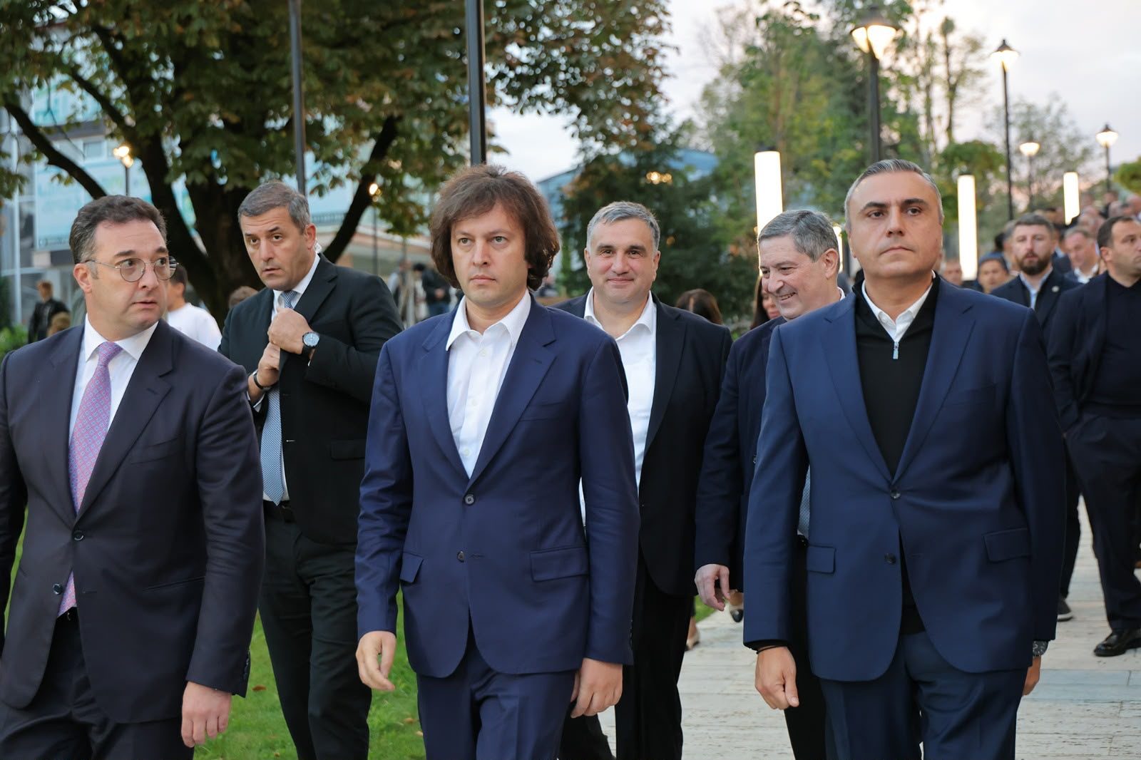 პრემიერ-მინისტრმა თელავში ახლად რეაბილიტირებული სკვერი დაათვალიერა