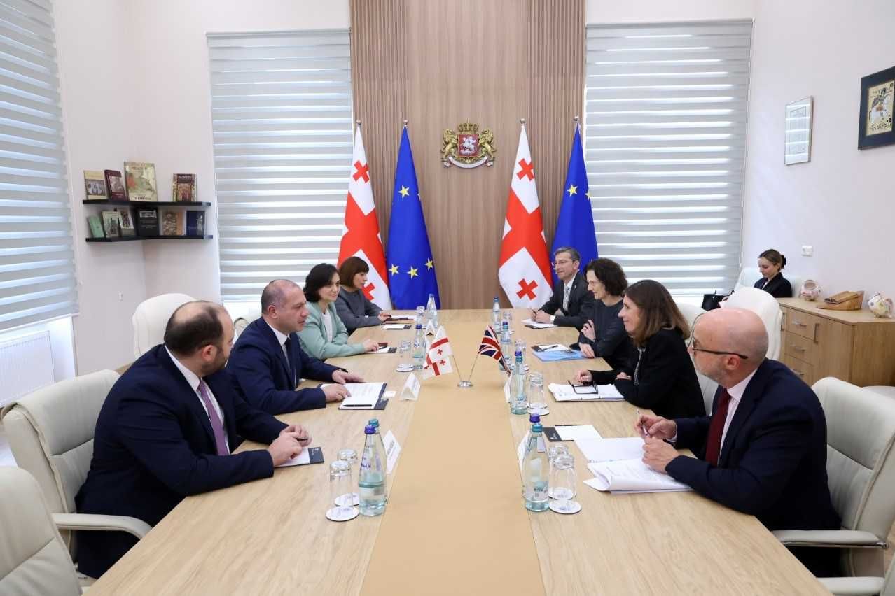 გივი მიქანაძემ დიდი ბრიტანეთის საელჩოსა და ბრიტანეთის საბჭოს წარმომადგენლებს უმასპინძლა