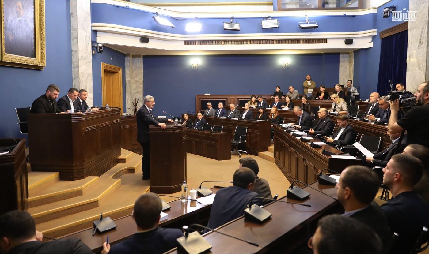 2027 წლის ბიუჯეტის პროექტი, პირველადი ვერსიით, 2 მილიარდი ლარით იზრდება. „ქრონიკის“ სიუჟეტი