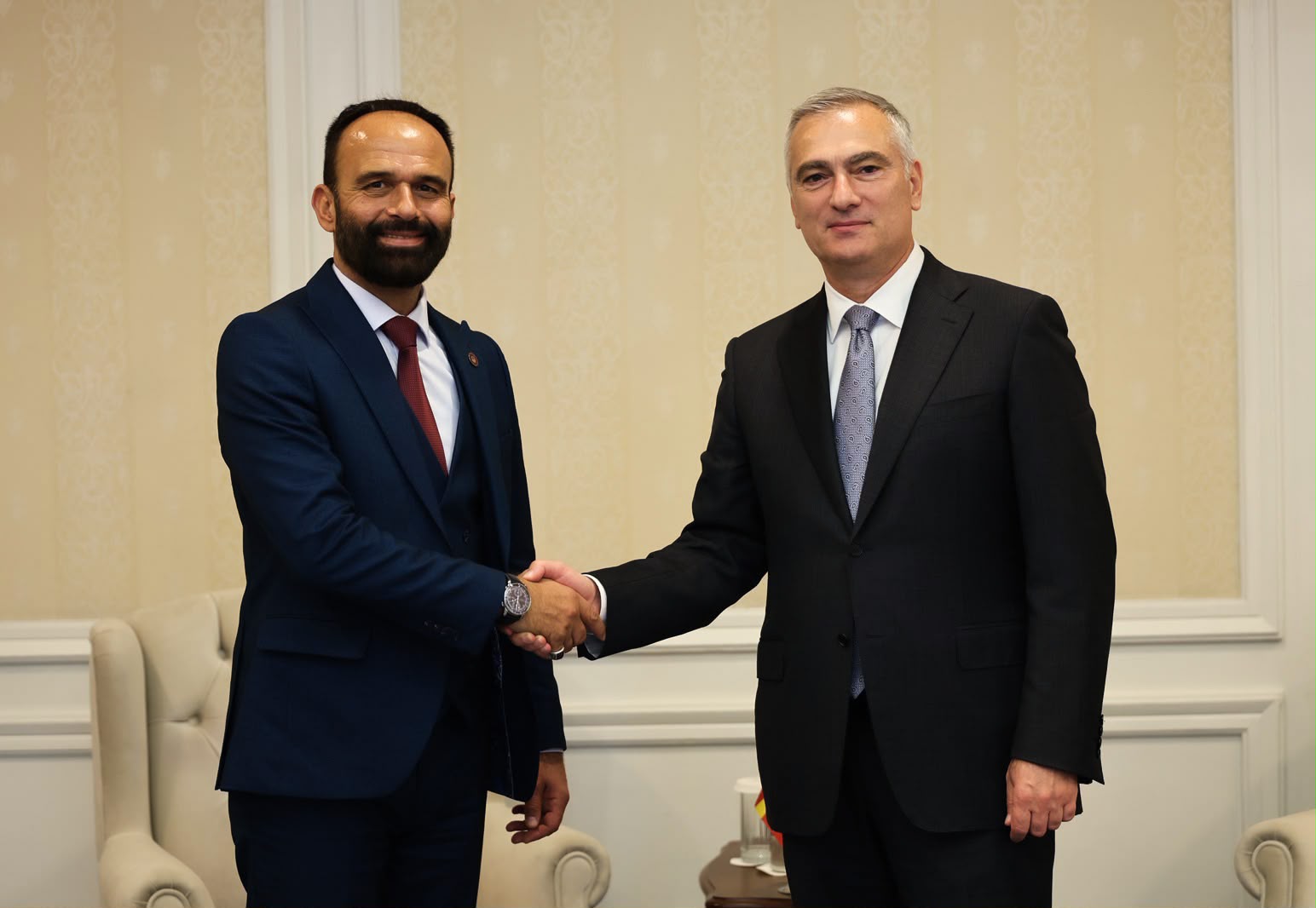 იუსტიციის მინისტრი პაატა სალია სამართლის საერთაშორისო სამიტის ფარგლებში ჩრდილოეთ მაკედონიის იუსტიციის მინისტრ ჯეტონ შასივარს შეხვდა