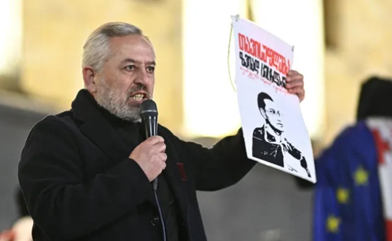ზურაბ ცეცხლაძე გიორგი გველესიანზე: „სამარცხვინოა, ეროვნული ნაკრების თითქმის მთლიან შემადგენლობას "მოღალატეები" უწოდო“