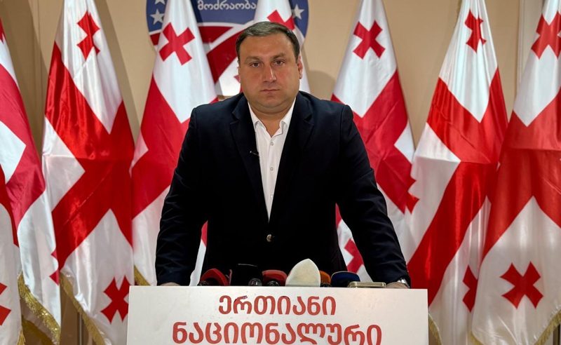 ენმ ითხოვს, მაღალჩინოსნების ხელფასების ზრდისთვის გათვალისწინებული 395 მილიონი პენსიონერებს მოხმარდეს