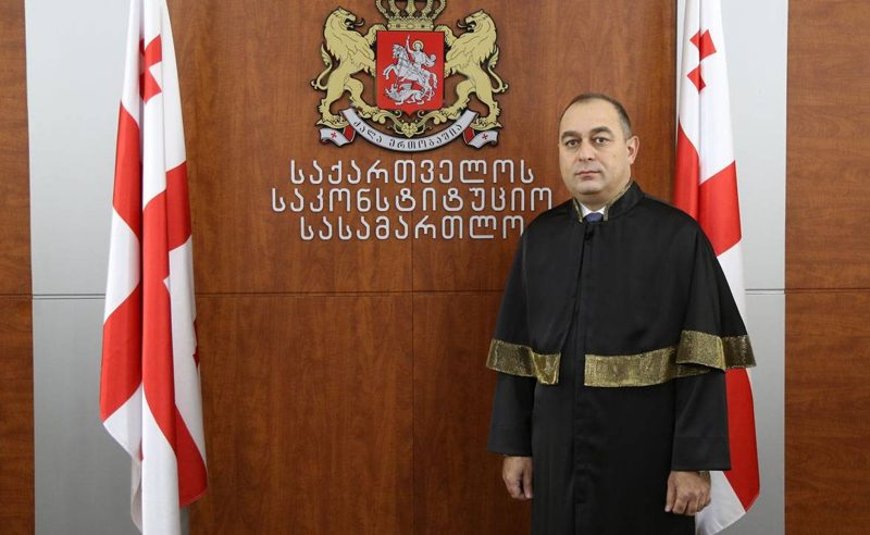 ყოფილი მოსამართლე საკონსტიტუციო სასამართლოს თავმჯდომარეს - ეს არის მიკერძოება, რატომ არ აძლევთ "ოცნების" წარმომადგენელს გაფრთხილებას