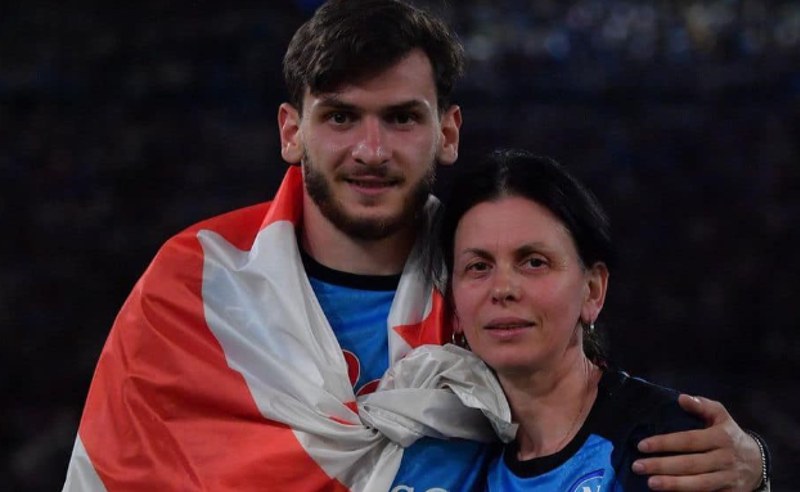 ხვი­ჩა კვა­რა­ცხე­ლი­ას დედა მიმართვას ავრცელებს