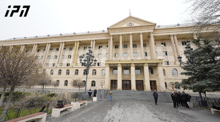 ე.წ. ჩორჩანას ეპიზოდზე, გიორგი გახარიას საქმეზე ყოფილი მაღალი თანამდებობის პირების დაკითხვაა დაგეგმილი, რის გამოც პროცესი დაიხურა