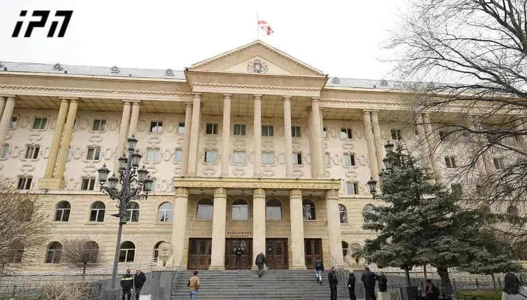სასამართლოში, 7 ნოემბრის საქმეზე, მიხეილ სააკაშვილისა და მასთან ერთად ბრალდებული სხვა ყოფილი მაღალჩინოსნების პროცესი მიმდინარეობს