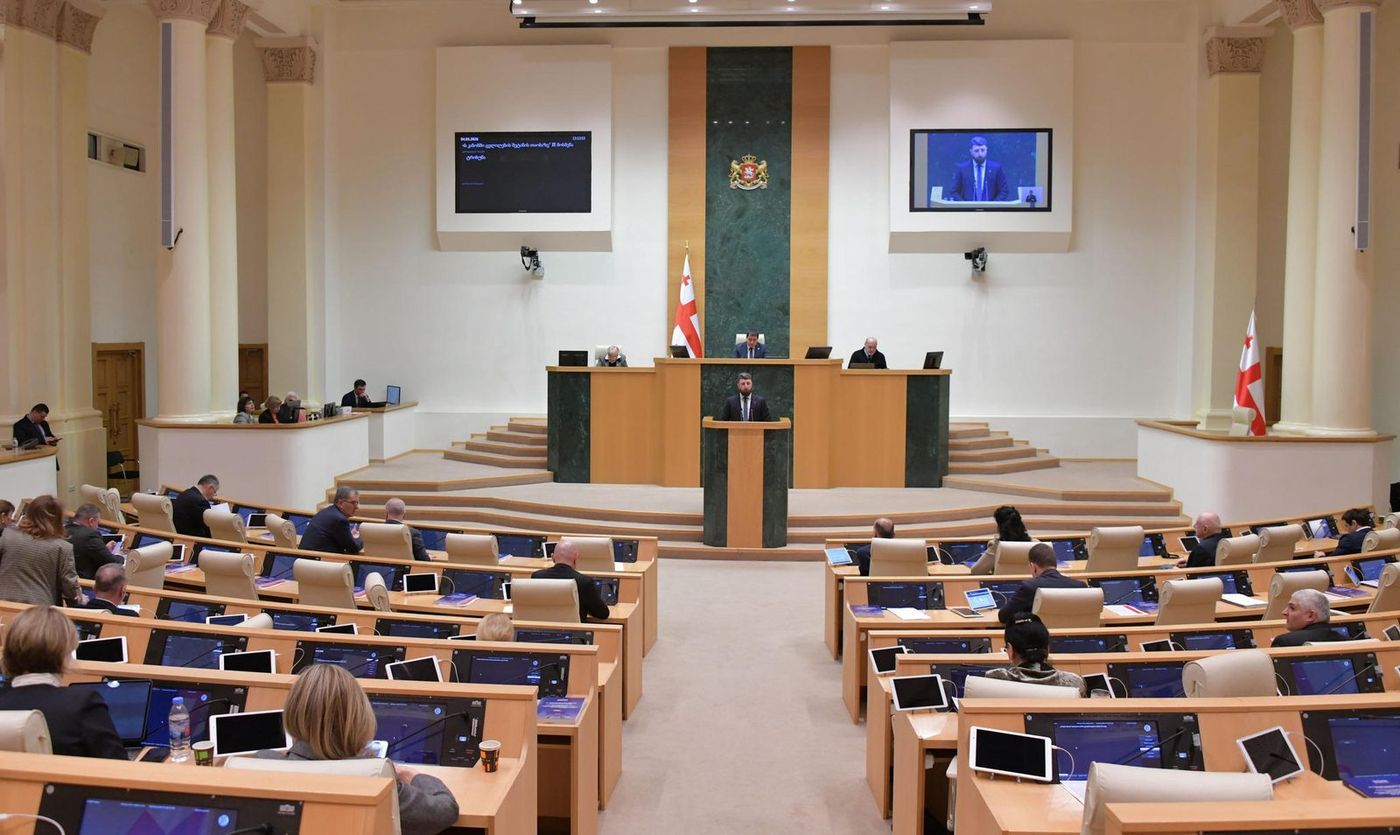 ქონების გადასახადის შესახებ ცვლილება ძალაში გამოქვეყნებისთანავე შევა - მისი მოქმედება გავრცელდება ქონების გადასახადზე, რომლის დეკლარირების ვალდებულება ფიზიკურ პირებს არაუგვიანეს 2026 წლის 1-ელი ნოემბრისა წარმოეშობათ