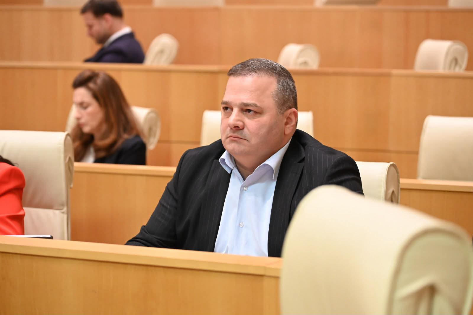 შალვა კერესელიძე „ქართულ ოცნებას“ - თითქოსდა მშვიდობის სანაცვლოდ, რუსეთს დაუთმეთ იმაზე მეტი, რასაც ითხოვდა, მაგრამ მუდამ გახსოვდეთ, რაც მეტს დაუთმობთ, უფრო მეტს მოგთხოვთ