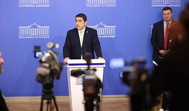 შალვა პაპუაშვილი - ასეთი ევროპარლამენტით ჩვენ, რა თქმა უნდა, ევროკავშირში არ უნდა გველოდონ, არ ვაპირებთ გვერდით დავუჯდეთ იმ ხალხს, რომელთაც ქართველი ხალხის მიმართ ზიზღი აქვთ