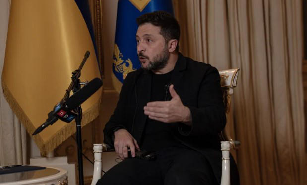 ვოლოდიმირ ზელენსკი ადასტურებს, რომ დონალდ ტრამპის ადმინისტრაციამ უკრაინა სადაზვერვო ინფორმაციის გაზიარების შესაძლო შეწყვეტის შესახებ გააფრთხილა