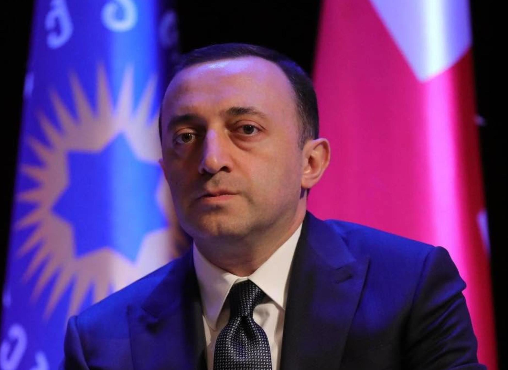 შანტაჟზე საუბრის შემდეგ, ირაკლი ღარიბაშვილს ქრთამის აღების ფაქტზე ბრალი წაუყენეს