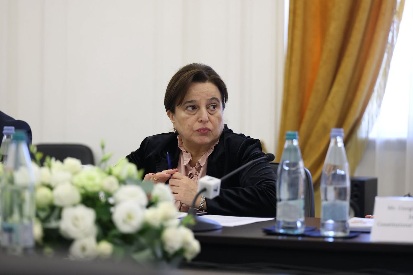 აცილებაზე უარის შემდეგ, მოსამართლე მანანა კობახიძემ საკონსტიტუციო სასამართლო დატოვა