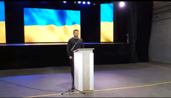 ვოლოდიმირ ზელენსკი უკრაინელ მებრძოლებს დამცველთა დღესა და პოკროვს ულოცავს