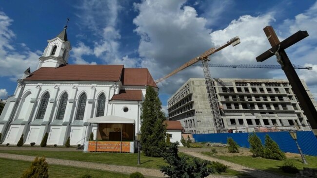 მინსკში, ისტორიული კათოლიკური სასაფლაოს ტერიტორიაზე, - „კგბ-ს“ კომპლექსი შენდება