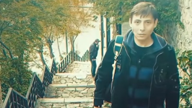 პოლიციის ძალადობის კადრების მომპოვებელზე დედა ამბობს: „სისტემას დაეჯახა“ - 17 წელი ნარკოდანაშაულისთვის