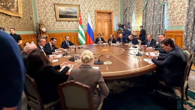 ლავროვი მოსკოვში ბარციცსა და ჯიოევს შეხვდა