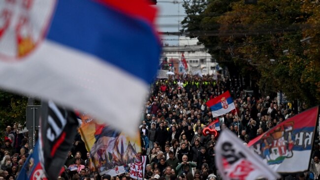 ბელგრადში ოპოზიციის დემონსტრაცია და მთავრობის მომხრე ძალების შეხვედრა გაიმართა საპარლამენტო არჩევნების წინ