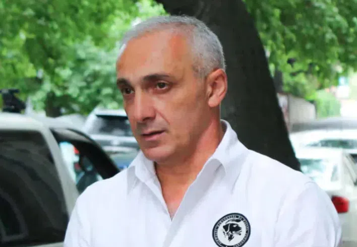"ვიწყებ შიმშილს ორი მოთხოვნით: მომეცით დედასთან დარეკვის უფლება და გამიკეთეთ დაზიანებულ მუხლზე ოპერაცია" - თამაზ ელიზბარაშვილი