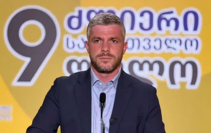 " ვიდეო, რომელიც პენიტენციურმა დაწესებულებამ გამოაქვეყნა, არა თუ აქარწყლებს ეჭვებს, არამედ ბევრად უფრო მეტს აჩენს - ხელთათმანიანი კაცი იმ ეჭვის საფუძველია, რომ დანაშაული მართლაც მოხდა" - ირაკლი კუპრაძე
