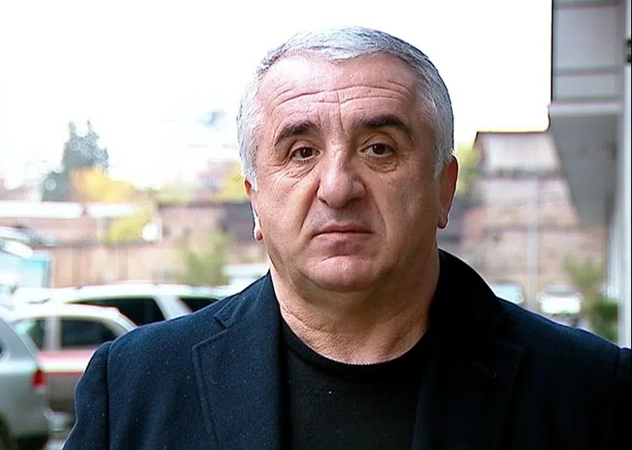 “ყველაფერი გააქვს საქართველოდან, მხოლოდ სახლს იტოვებს“ - რა წერს ადგილობრივი მედია ვალერი გელაშვილის ბიზნესებზე?