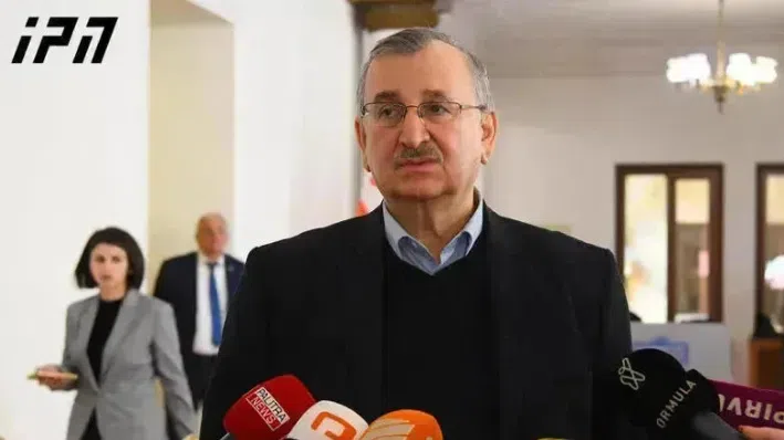"ჩაავლეს ყურებში ხელი და აიძულეს ნანა ყეინიშვილი დაებეზღებინათ" - რას წერს რომან გოცირიძე?!