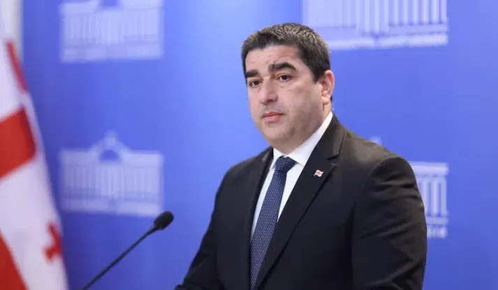 "ამბობენ, საქართველოს მოლდოვა და უკრაინა უსწრებენო, ამ მხრივაც გვისწრებენ: 18 პარტიაა აკრძალული უკრაინაში, მოლდოვაში - 6, ასე რომ, ვცდილობთ, დემოკრატიული ინსტრუმენტების მხრივ დავეწიოთ" - შალვა პაპუაშვილი