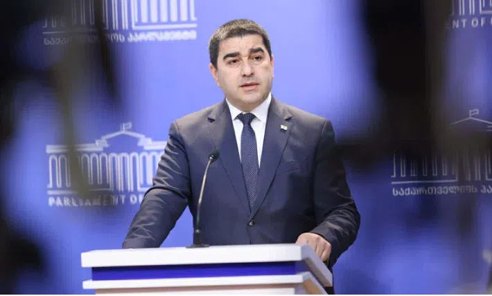 "ევროკავშირი ცივილიზაციურად ღუპავს ევროპას" - შალვა პაპუაშვილი საფრანგეთში გამართულ დემონსტრაციებზე