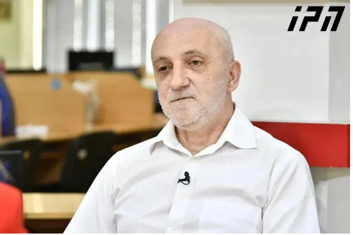 "ცალკე თემაა, ამ რუს “ტურისტებში” რამდენია ნამდვილი ტურისტი, და რამდენი მარტივად - ჯაშუში" - რას წერს გია ხუხაშვილი?!