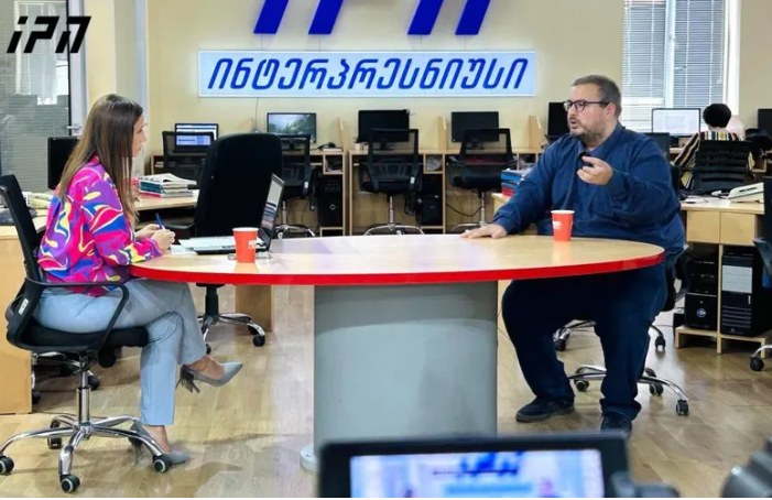 "ძნელი წარმოსადგენია, ქვეყანაში, სადაც მოქალაქეთა უმეტესობას წაკითხული აქვს დოსტოევსკი, ტოლსტოი და პუშკინი, რუსოფობია ასეთი მძლავრი და სერიოზული პრობლემა იყოს" - ლევან ლორთქიფანიძე