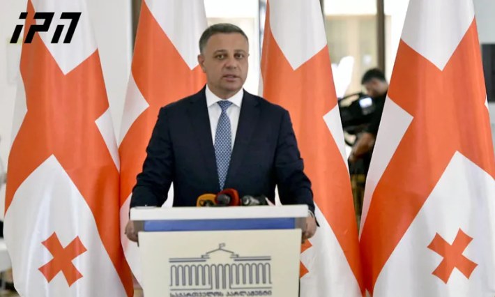 "კენჭისყრისას, წამის მეასედში მოხდა ტექნიკური შეცდომა... ხალხის მტრებს თითსაც მივაჭერ და სხვა რამესაც" - ალუდა ღუდუშაური