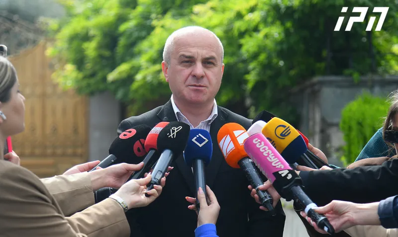 ზაქრო გვიშიანის ინფორმაციით, ბავშვები დიუშენის კუნთოვანი დისტროფიის სამკურნალო მედიკამენტ „ჯივინოსტატს“ სავარაუდოდ, ოქტომბრის თვიდან მიიღებენ
