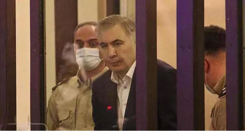 მიხეილ სააკაშვილი - ივანიშვილი ვერ შედგა ვერაფერში, მათ შორის ვერ შედგა როგორც დიქტატორი, ვინაიდან ნამდვილი დიქტატურა გულისხმობს მკაცრ, ზოგჯერ სასტიკ წესრიგს და გამორიცხავს ქაოსს