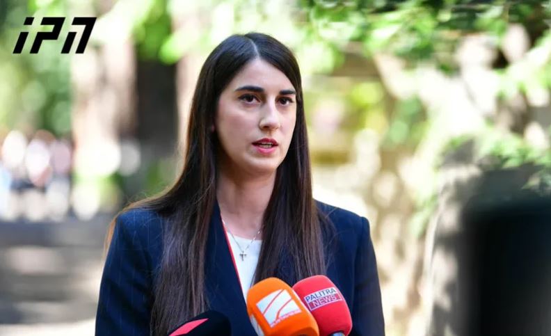 პროკურორის განმარტებით, სუს-ის უფროსის ყოფილი მოადგილის, ლევან ახობაძის გირაოს სანაცვლოდ გათავისუფლების საფუძველი მისი მხრიდან მოწმეებზე ზემოქმედების საფრთხეების შემცირება გახდა