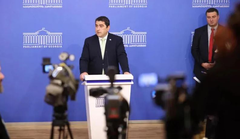 შალვა პაპუაშვილი - ასეთი ევროპარლამენტით ჩვენ, რა თქმა უნდა, ევროკავშირში არ უნდა გველოდონ, არ ვაპირებთ გვერდით დავუჯდეთ იმ ხალხს, რომელთაც ქართველი ხალხის მიმართ ზიზღი აქვთ
