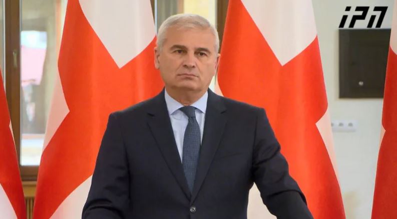 ირაკლი ქადაგიშვილი - ოპოზიციის ელჩებთან შეხვედრა გიკვირთ, კაცო?! ამას აღარც გადათარგმნა უნდა და აღარც გადმოთარგმნა, ელჩები დაკავებულები არიან საქართველოში პოლიტიკური პროცესის მართვით