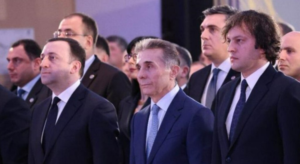 „მე დღეს ციხეში ვზივარ აბსურდული ეჭვების, შიშებისა და შურის გამო" | ღარიბაშვილის მორიგი წერილი