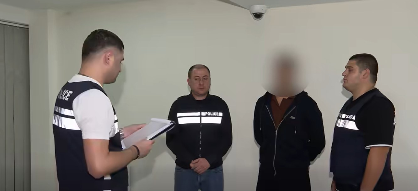 შსს-ს ცნობით, დააკავეს „ნაცისტურ-ფაშისტური” იდეოლოგიის მქონე დაჯგუფების ერთ-ერთი ლიდერი