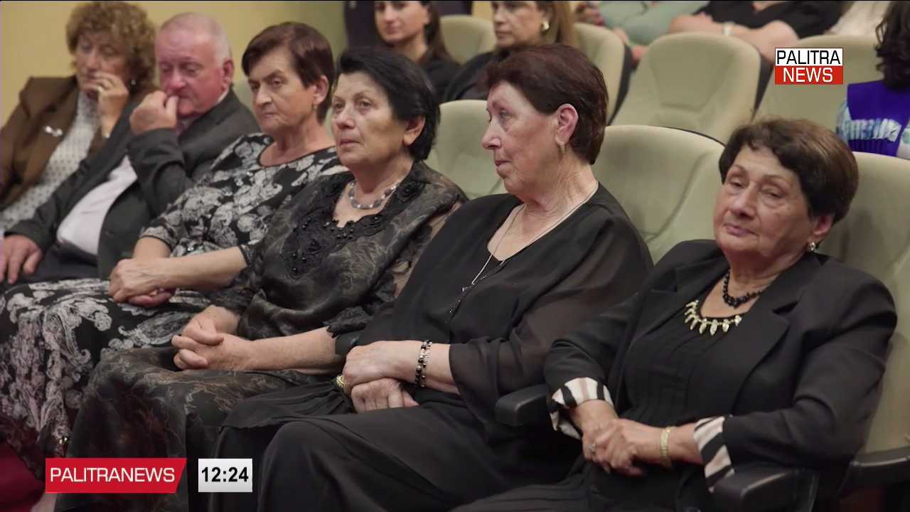 გივი მიქანაძემ ხარაგაულის, ტყიბულისა და თერჯოლის მუნიციპალიტეტების პედაგოგები მადლობის სიგელებით დააჯილდოვა